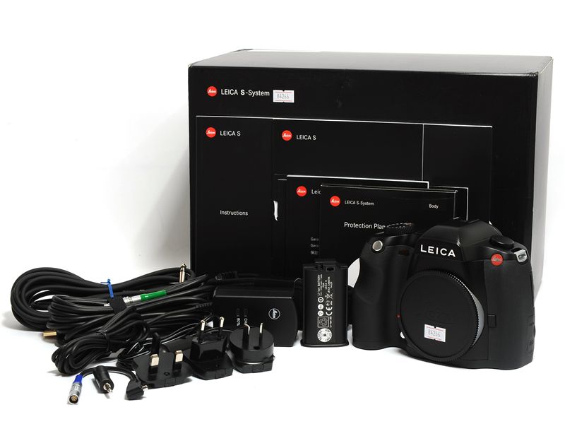 Leica S (Typ 006) 37.5 MP Digital SLR Camera Leica S (Typ 006) 37.5 MP Digital SLR Camera