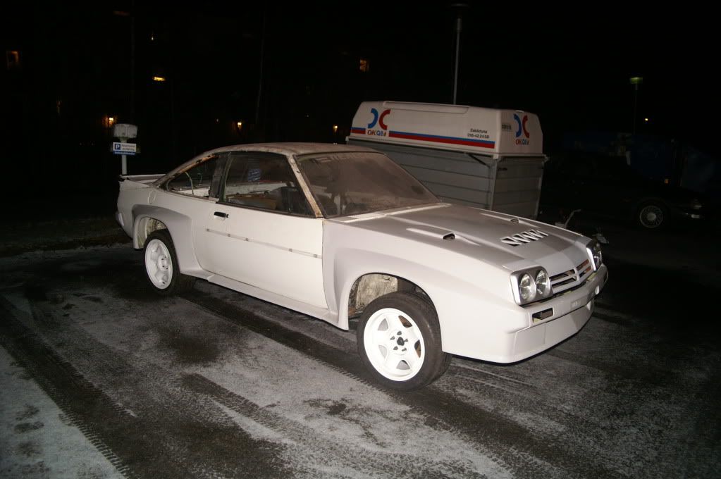 http://i1090.photobucket.com/albums/i366/GG-CJ956/Opel%20Manta%20B%20i400%20projekt/PICT3512.jpg