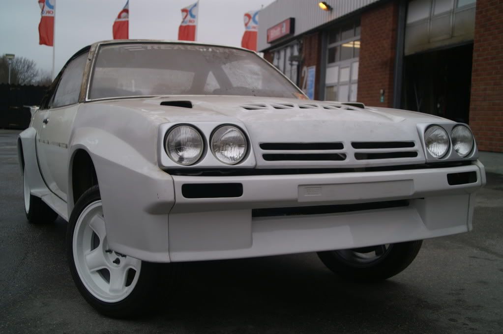 http://i1090.photobucket.com/albums/i366/GG-CJ956/Opel%20Manta%20B%20i400%20projekt/PICT4324.jpg