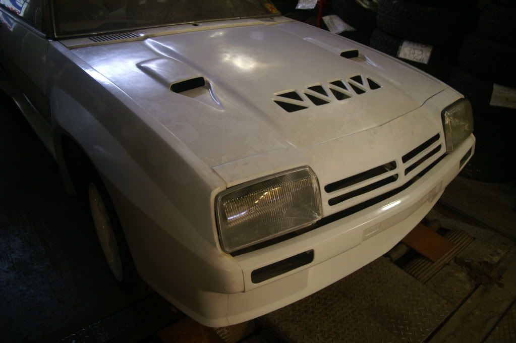 http://i1090.photobucket.com/albums/i366/GG-CJ956/Opel%20Manta%20B%20i400%20projekt/PICT4527.jpg
