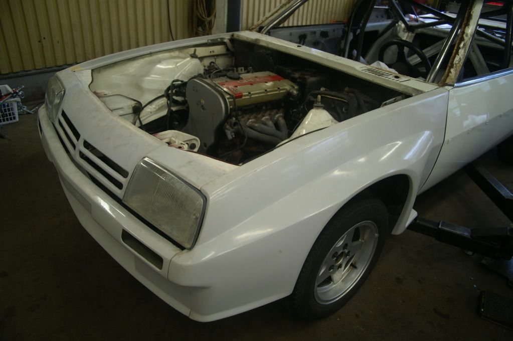 http://i1090.photobucket.com/albums/i366/GG-CJ956/Opel%20Manta%20B%20i400%20projekt/PICT5065.jpg