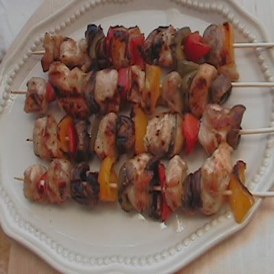 brochetas de pollo a a parrilla