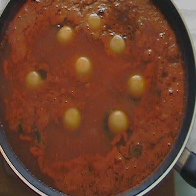 huevos en salsa de tomate