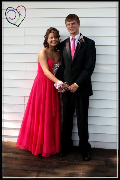 IMAGE: http://i1090.photobucket.com/albums/i368/heartworksphotography/Sarahs%20Work/Prom%202011/001.jpg