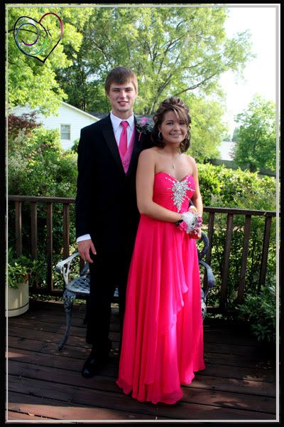 IMAGE: http://i1090.photobucket.com/albums/i368/heartworksphotography/Sarahs%20Work/Prom%202011/022.jpg