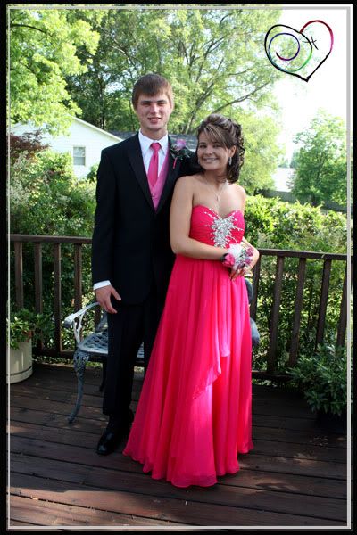 IMAGE: http://i1090.photobucket.com/albums/i368/heartworksphotography/Sarahs%20Work/Prom%202011/028.jpg