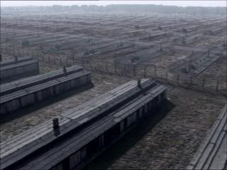 PDVD 001 36 - Auschwitz, los nazis y la solucion final [BBC] (2004) [4 DVD5]