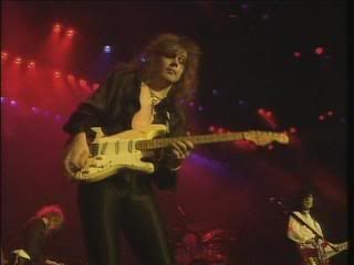 PDVD 011 37 - Yngwie Malmsteen - Trial By Fire: Live In Leningrad 1989 (Japan Edition) (2006) [DVD9]