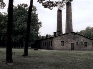 PDVD 024 6 - Auschwitz, los nazis y la solucion final [BBC] (2004) [4 DVD5]