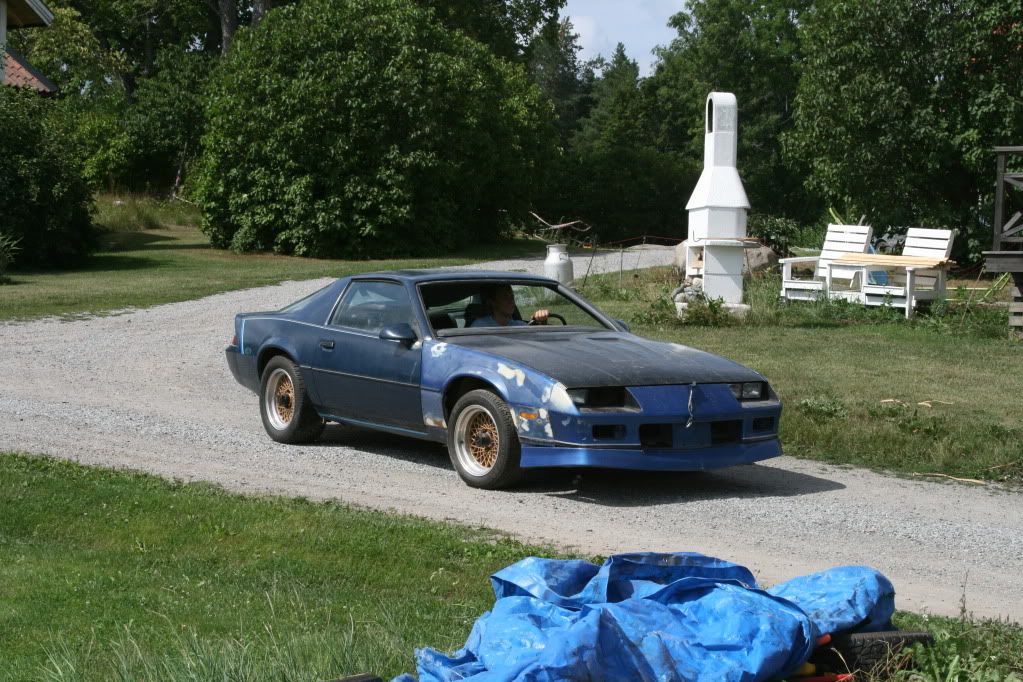http://i1090.photobucket.com/albums/i379/Jonas_740/Camaro/IMG_5620.jpg