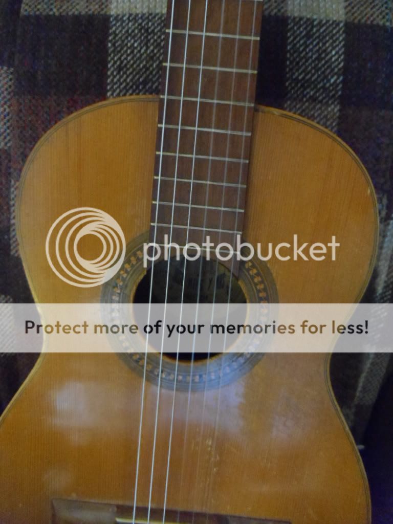 1950S jose mas y mas half size flamenco guitar. superb sound.  