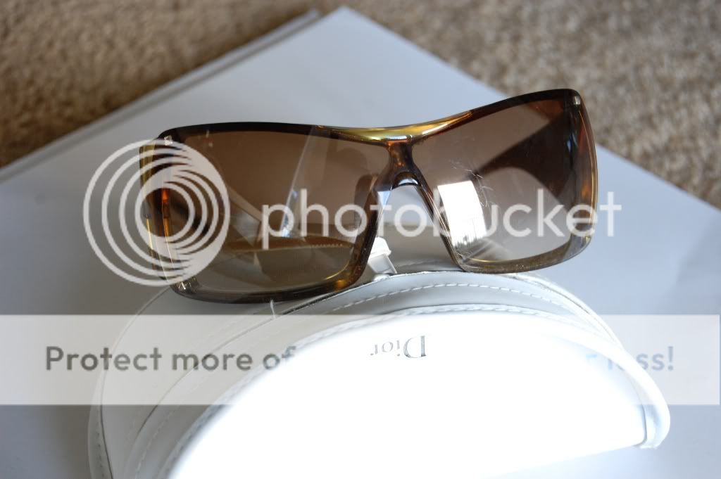 Authentic Christian Dior Overshine 2 Oversized Sunglasses with case 